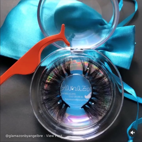 SELFIE - Picture 5 of 5